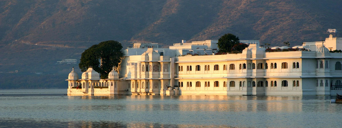 8-Day Golden Triangle & Udaipur Private Tour With Car & Driver
