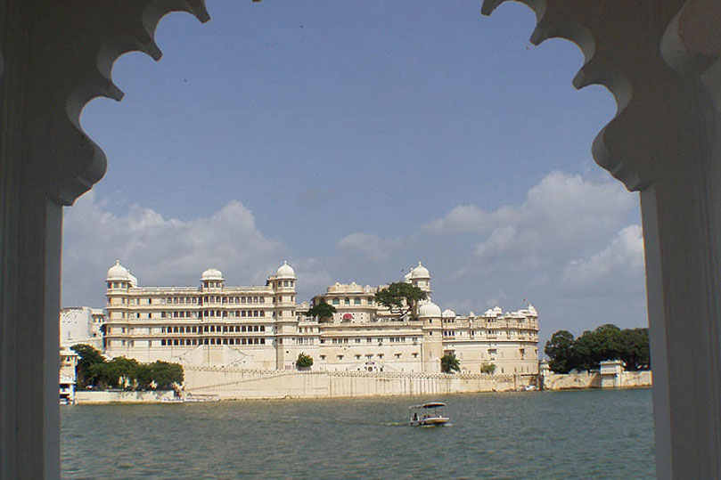 8-Day Golden Triangle & Udaipur Private Tour With Car & Driver