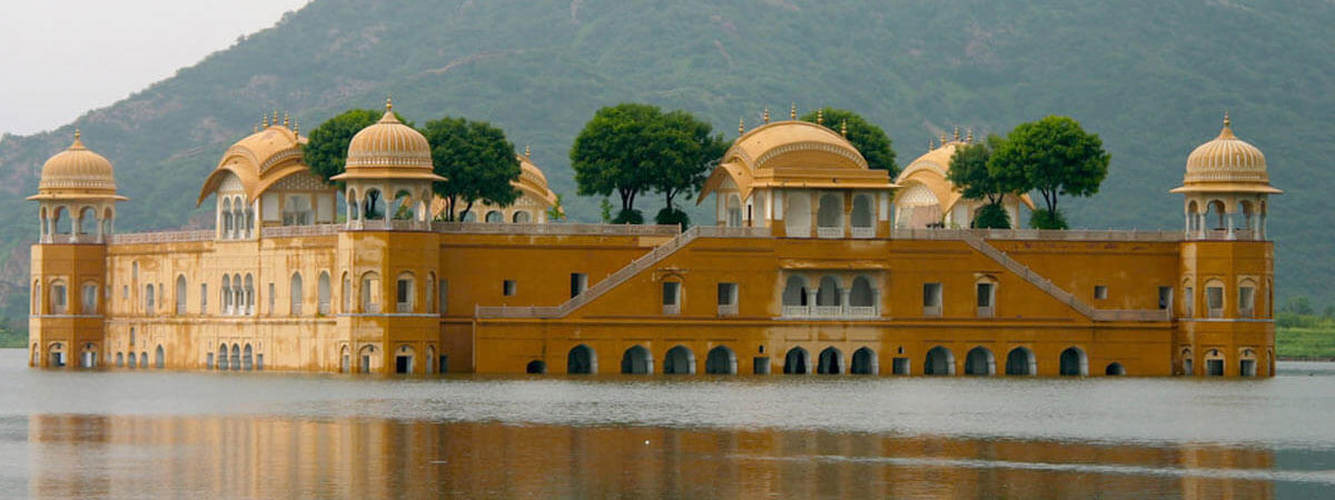2-Day Jaipur Sightseeing Tour With Private Car & English-Speaking Driver